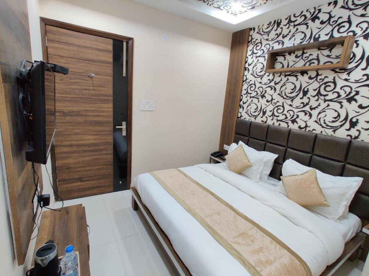 מלון אמריצר Guntas Residency מראה חיצוני תמונה