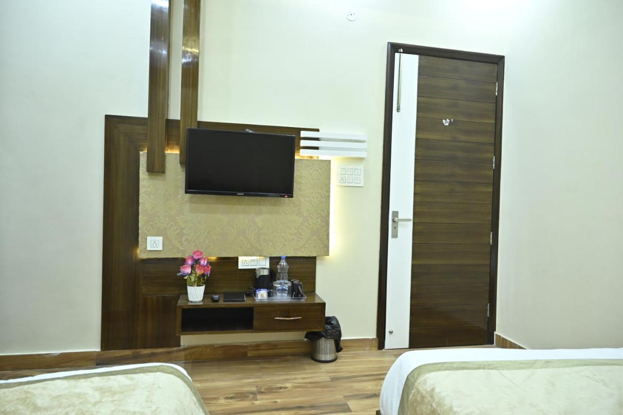 מלון אמריצר Guntas Residency מראה חיצוני תמונה