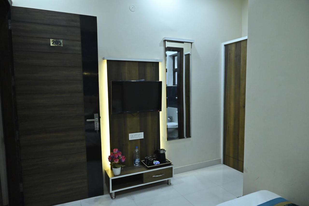 מלון אמריצר Guntas Residency מראה חיצוני תמונה